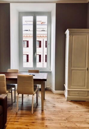 In-room dining - Audrey's Roman Holidays Suites&Rooms (Rome)