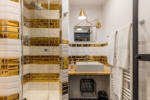 Bathroom - Be You Luxury Apart'Hotel (Paris)