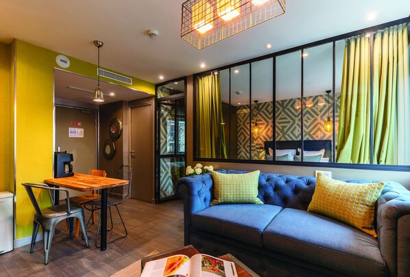 尊荣套房 | 1 多间卧室、客房内保险箱、办公桌、遮光窗帘