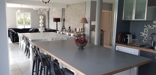 Grande maison avec jardin et terrasse privés, ultra équipée pour grand groupe