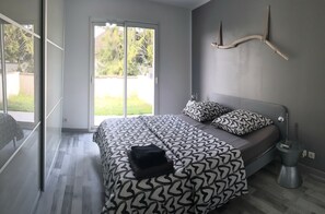 7 bedrooms, soundproofing, iron/ironing board, travel crib