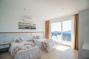 2 habitaciones, escritorio, tabla de planchar con plancha y wifi gratis 