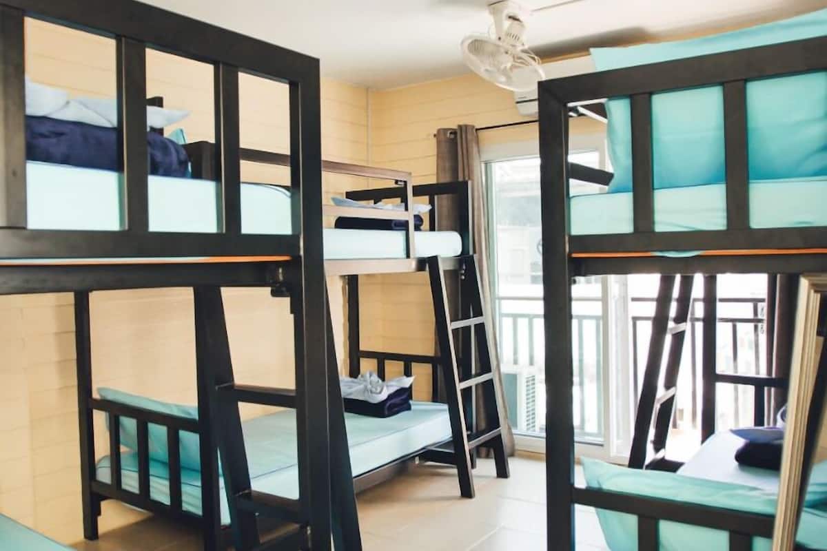 6-Bed Family Room | Free WiFi