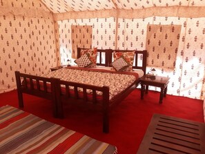 Camas extra, wifi gratis y ropa de cama 