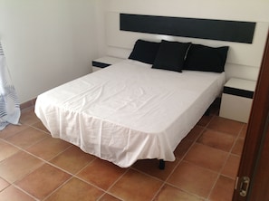 4 chambres, fer et planche Ă repasser, Wi-Fi, draps fournis