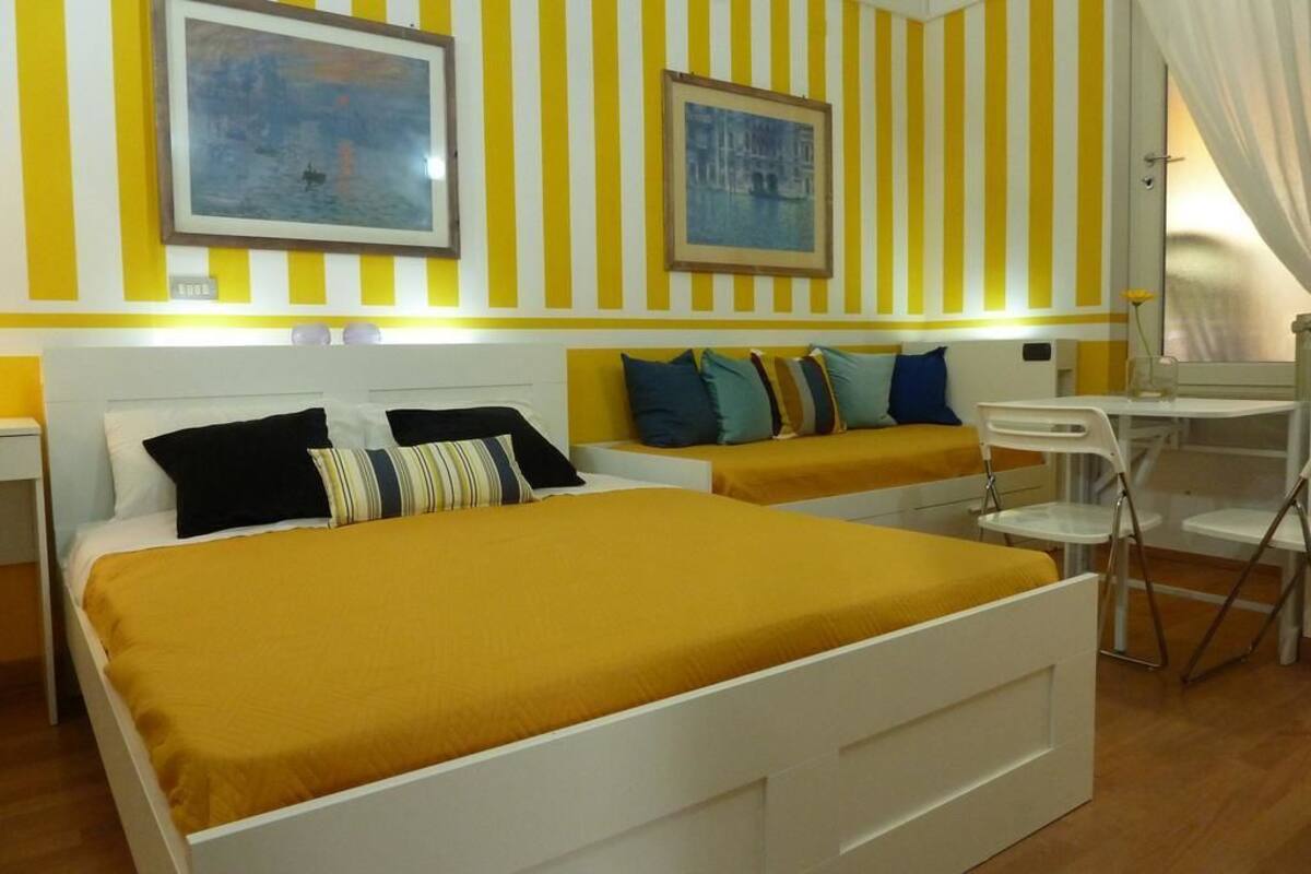 Couette en duvet d'oie, matelas mémoire de forme, bureau