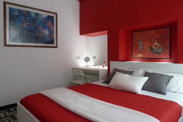 Couette en duvet d'oie, matelas mémoire de forme, bureau