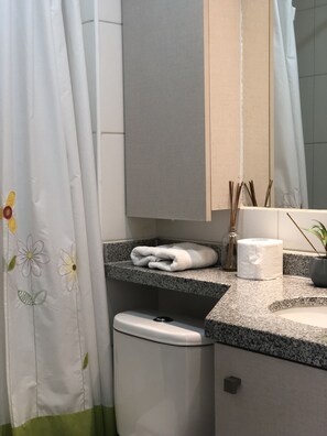 シャワー、タオル