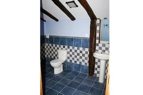 Quarto casal conforto, vista para o jardim | Banheiro | Chuveiro, toalhas de banho