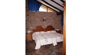 Quarto casal conforto, vista para o jardim | 1 quarto, escrivaninha, Wi-Fi de cortesia, roupa de cama
