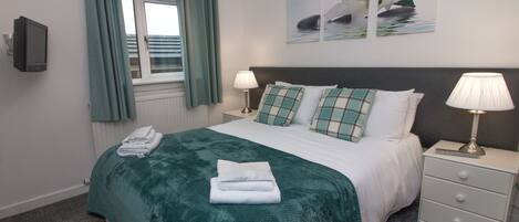 Standard Double Room | Desk, iron/ironing board, free WiFi, bed sheets