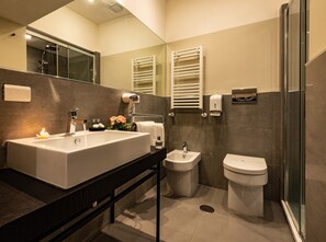 Standard Double Room | Bathroom