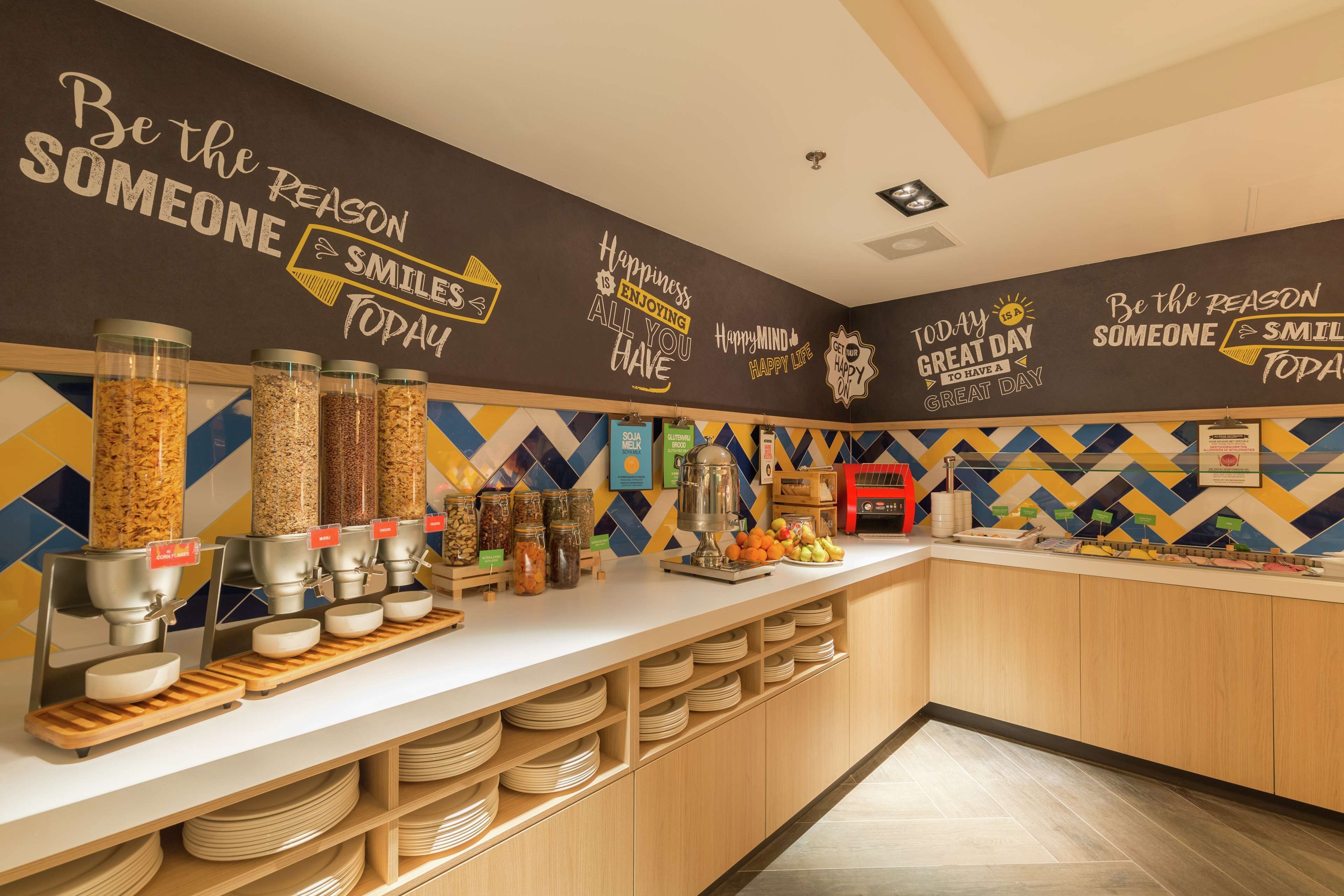 free daily full breakfast