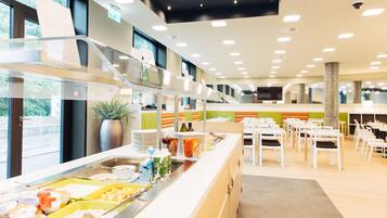 Daily buffet breakfast (CHF 23 per person)