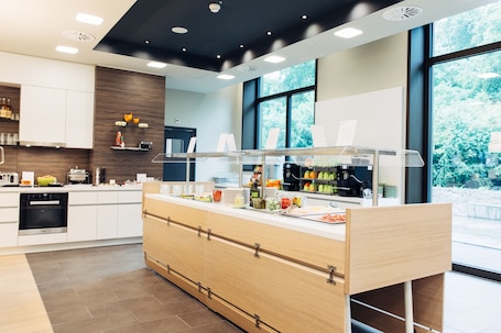 Frukostbuffé varje dag mot avgift