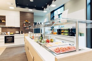 Desayuno buffet todos los días (con cargo)