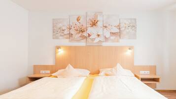 Comfort Double Room | Hypo-allergenic bedding, in-room safe, desk, blackout drapes