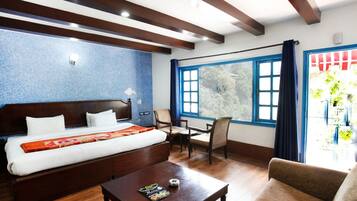 2 bedrooms, desk, free WiFi, bed sheets