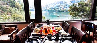 Manu Maharani Regency 飯店