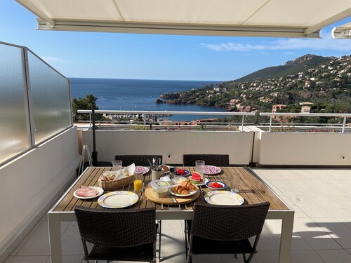Maisonette près de Theoule-Sur-Mer avec de jolies vues sur la mer
