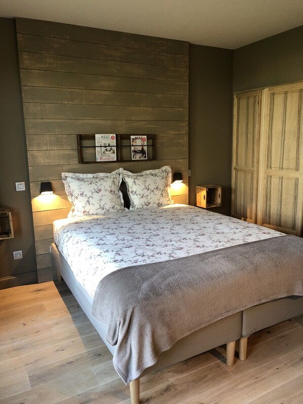 Habitación doble, vistas al jardín | Ropa de cama hipoalergénica, escritorio, cortinas opacas