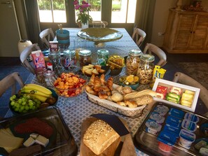 Desayuno continental gratuito y diario