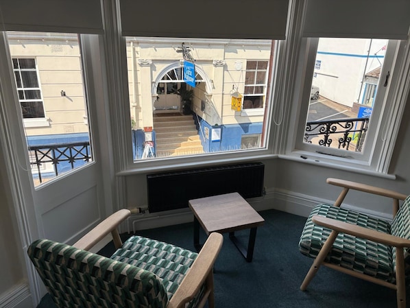 Studio, Ensuite, Valley View | Lounge - Great Malvern Hotel (Malvern)