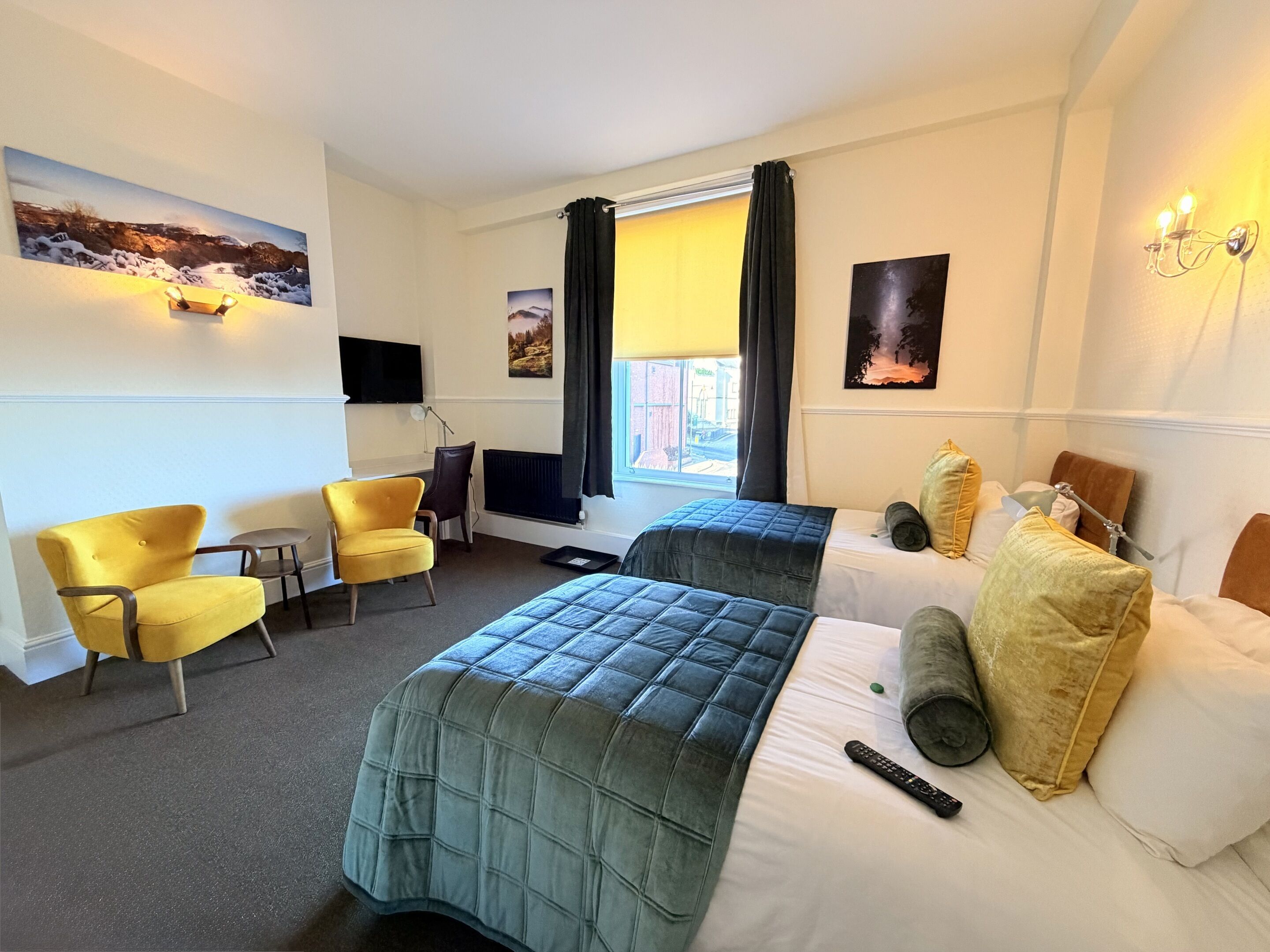 Tomannsrom – standard, eget bad | Sengetøy av topp kvalitet, memory foam-senger og safe på rommet