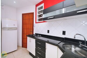 Apartamento design, várias camas, para não fumantes | Cozinha privada | Geladeira grande, micro-ondas, fogão, cafeteira/chaleira