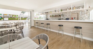 Bar (en la propiedad)