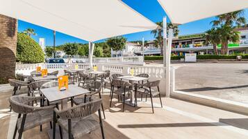 Tempat makan outdoor