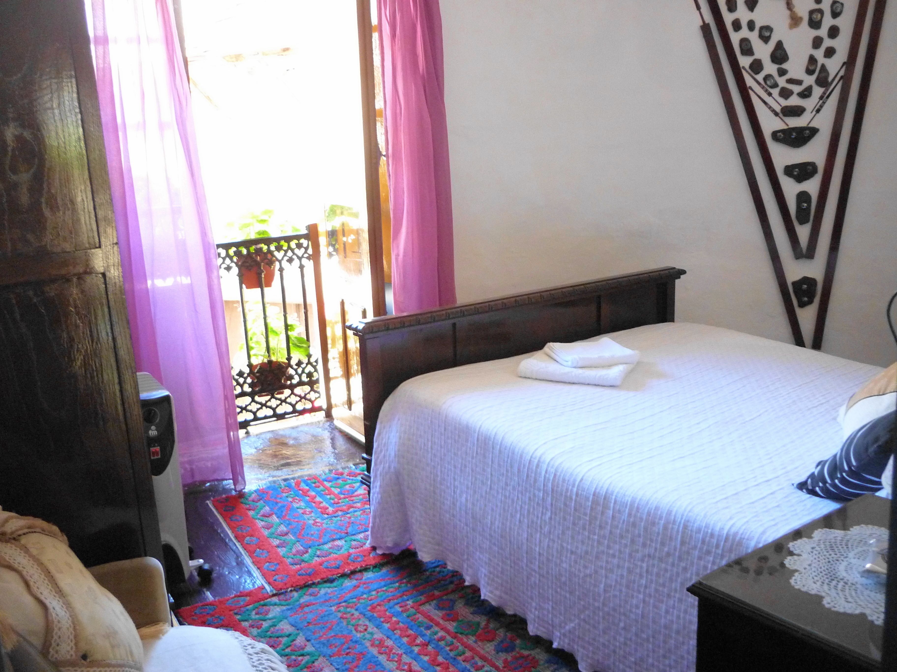 双人房, 无烟房, 公共浴室 | 办公桌、免费 WiFi、床单