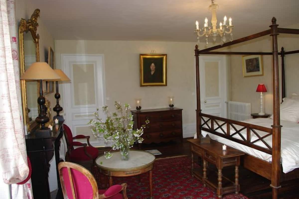 In-room safe, individually decorated, individually furnished, desk