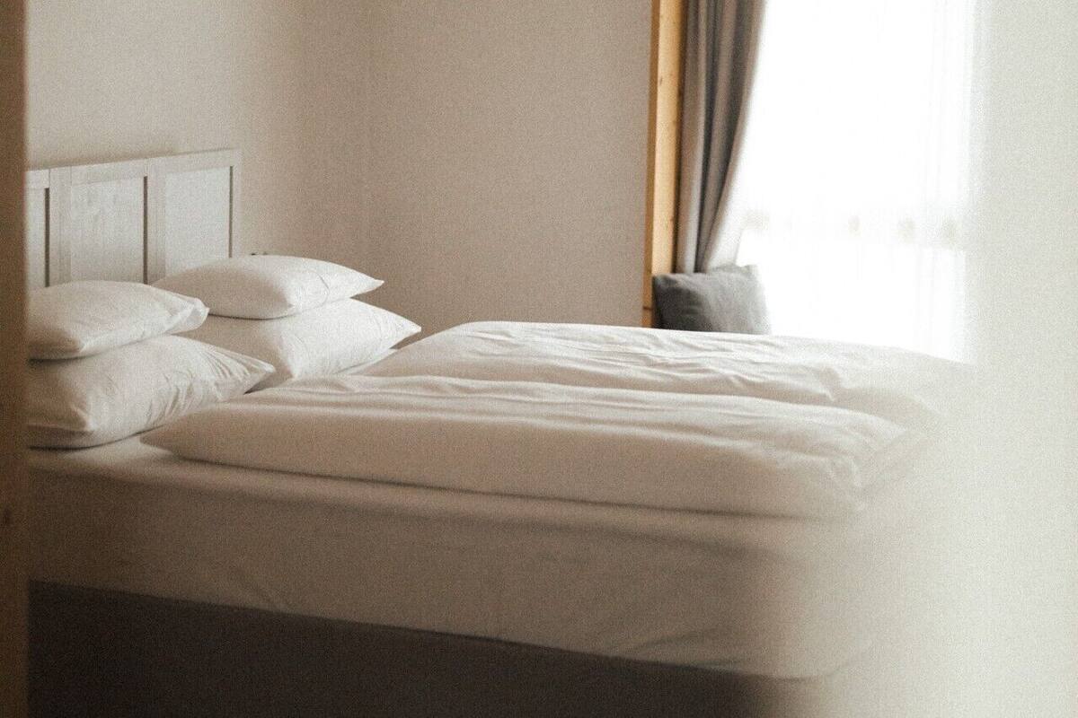 Room (Stadele ) | In-room safe, desk, blackout drapes, WiFi (free)