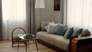 Superior Double Room, 1 Queen Bed, City View | Living area | Fireplace