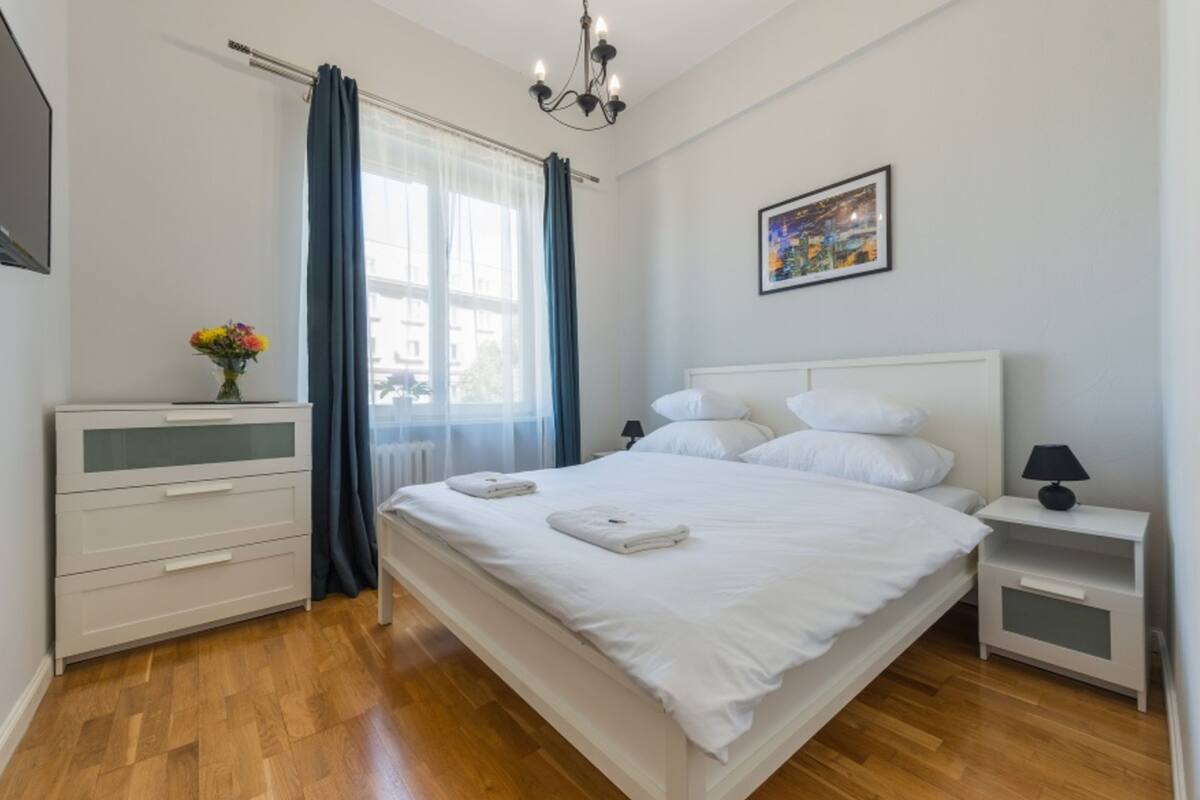 Classic Apartment | Iron/ironing board, WiFi (free), bed sheets