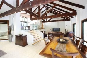 TV, DVD player - Nahmahlu (Nelly Bay)