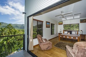 Exclusive House, 6 Bedrooms, Pool Access, Garden View - Nahmahlu (Nelly Bay)