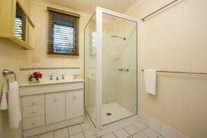 Comfort Apartment, 2 Bedrooms, Terrace, Garden View | Bathroom - Picnic Bay Apartments Unit 1 (Picnic Bay)