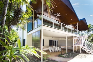 Terrace/patio - Picnic Bay Apartments Unit 1 (Picnic Bay)