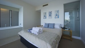 Apartemen Superior, 2 kamar tidur, akses ke kolam renang, pemandangan marina | 2 kamar tidur dan setrika/meja setrika