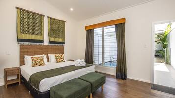 Superior Villa, 1 Bedroom, Pool Access, Ocean View | 1 bedroom, iron/ironing board, bed sheets