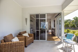 Terrace/patio - Reflections Villa 4 (Picnic Bay)