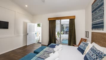 Superior Villa, 1 Bedroom, Pool Access, Ocean View | 1 bedroom, iron/ironing board, free WiFi, bed sheets