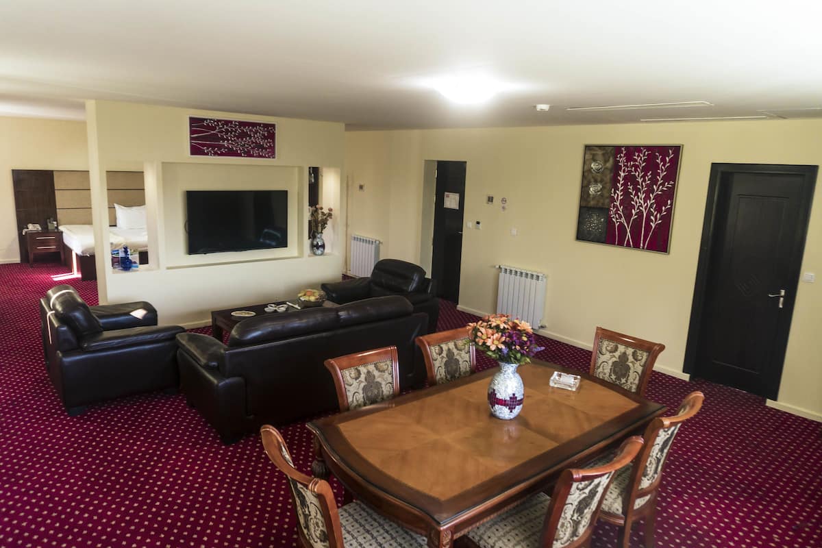 Suite | In-room safe, desk, blackout curtains, soundproofing
