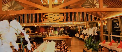 Daily buffet breakfast (EUR 11.90 per person)