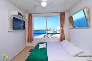 Penthouse, Multiple Beds, Non Smoking | 3 bedrooms, in-room safe, iron/ironing board, free WiFi
