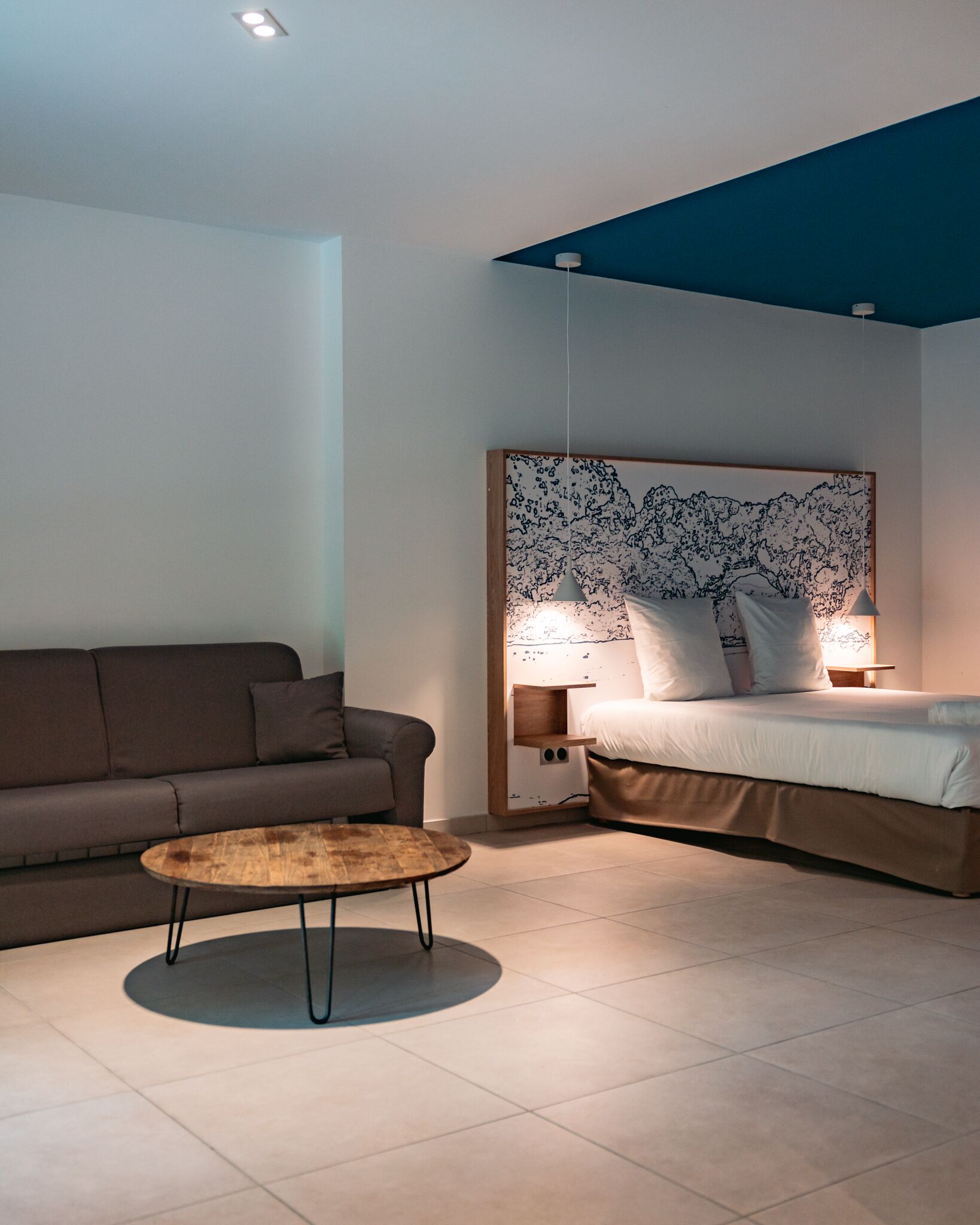 family room | 1 bedroom, desk, iron/ironing board, free wifi