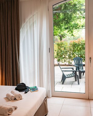 高级双人房 | 办公桌、熨斗/熨板、免费 WiFi、床单