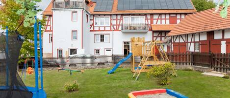 منطقة لعب الأطفال - خارجية